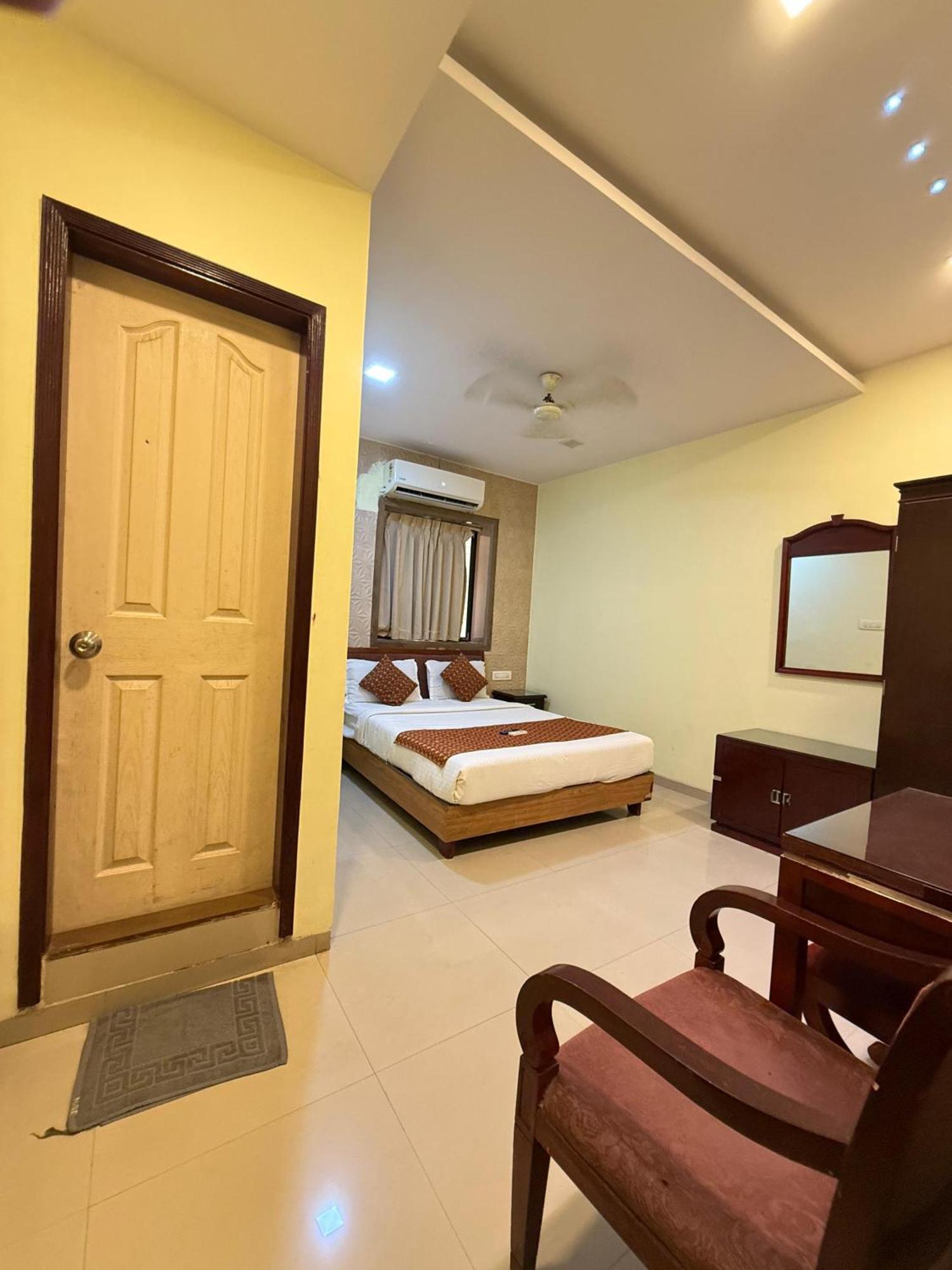 Hotel Gold Coast Mumbai Dış mekan fotoğraf