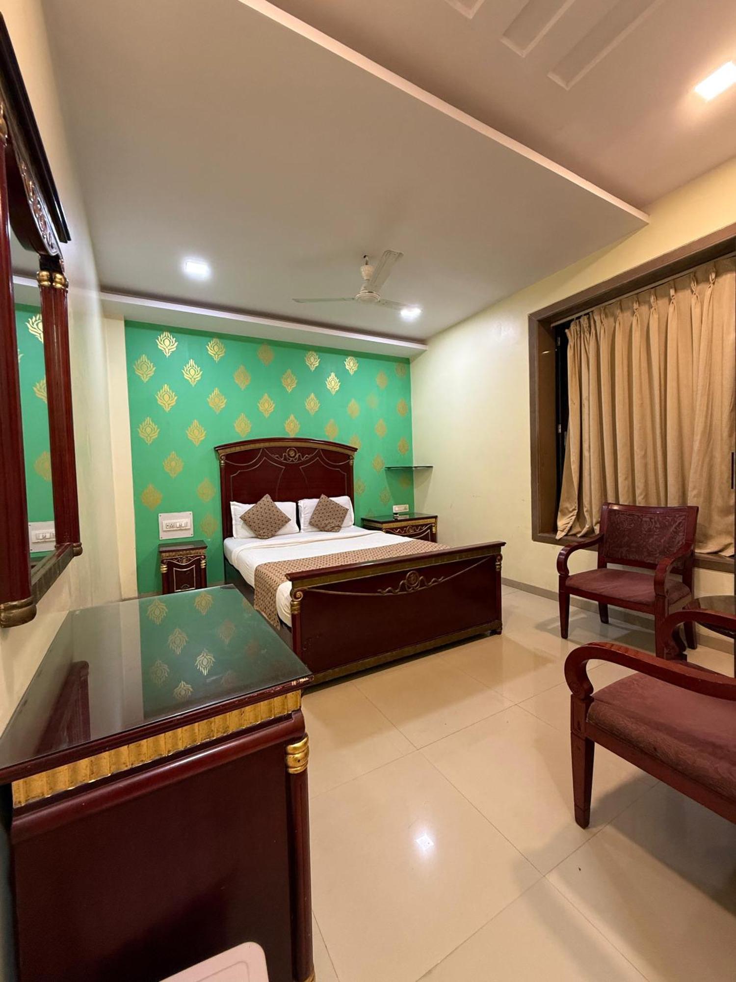 Hotel Gold Coast Mumbai Dış mekan fotoğraf